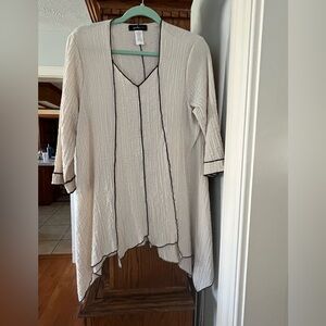 Extremely comfortable Yushi top. Is very lightweight.